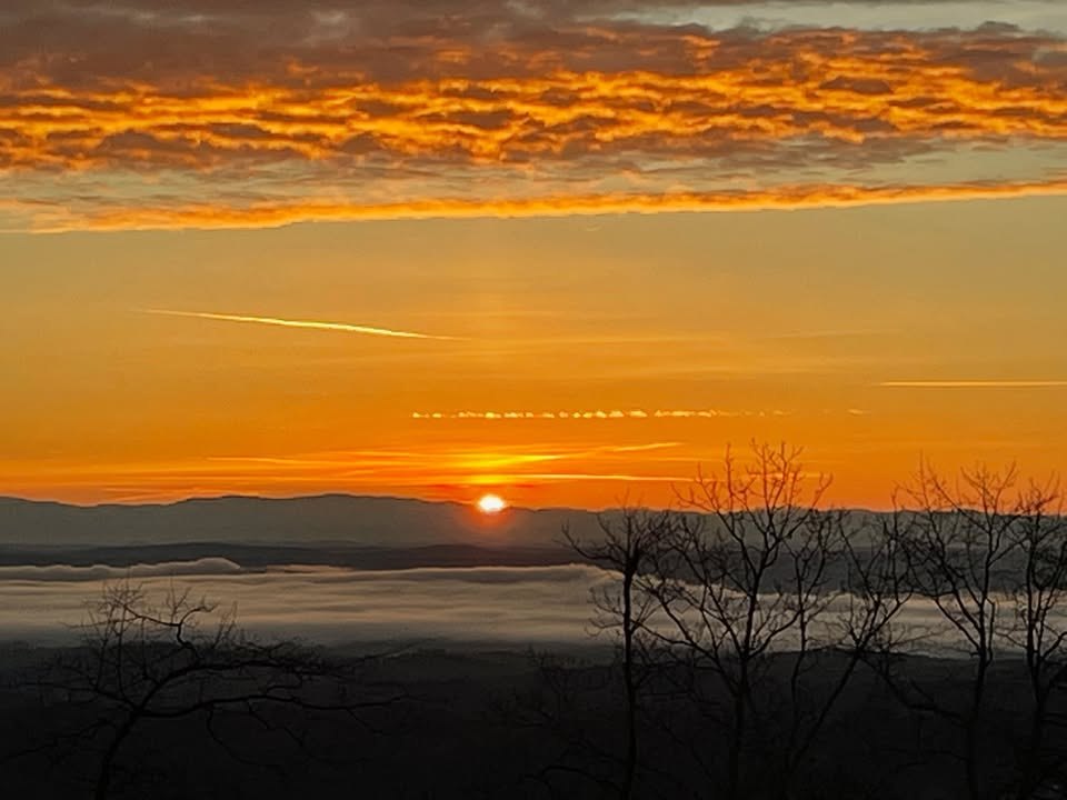 Sunrise over the valley fog from Walden Ridge, Tennessee